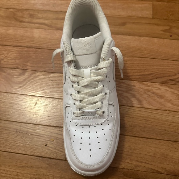 Nike Air Force 1 07 - Picture 2 of 14